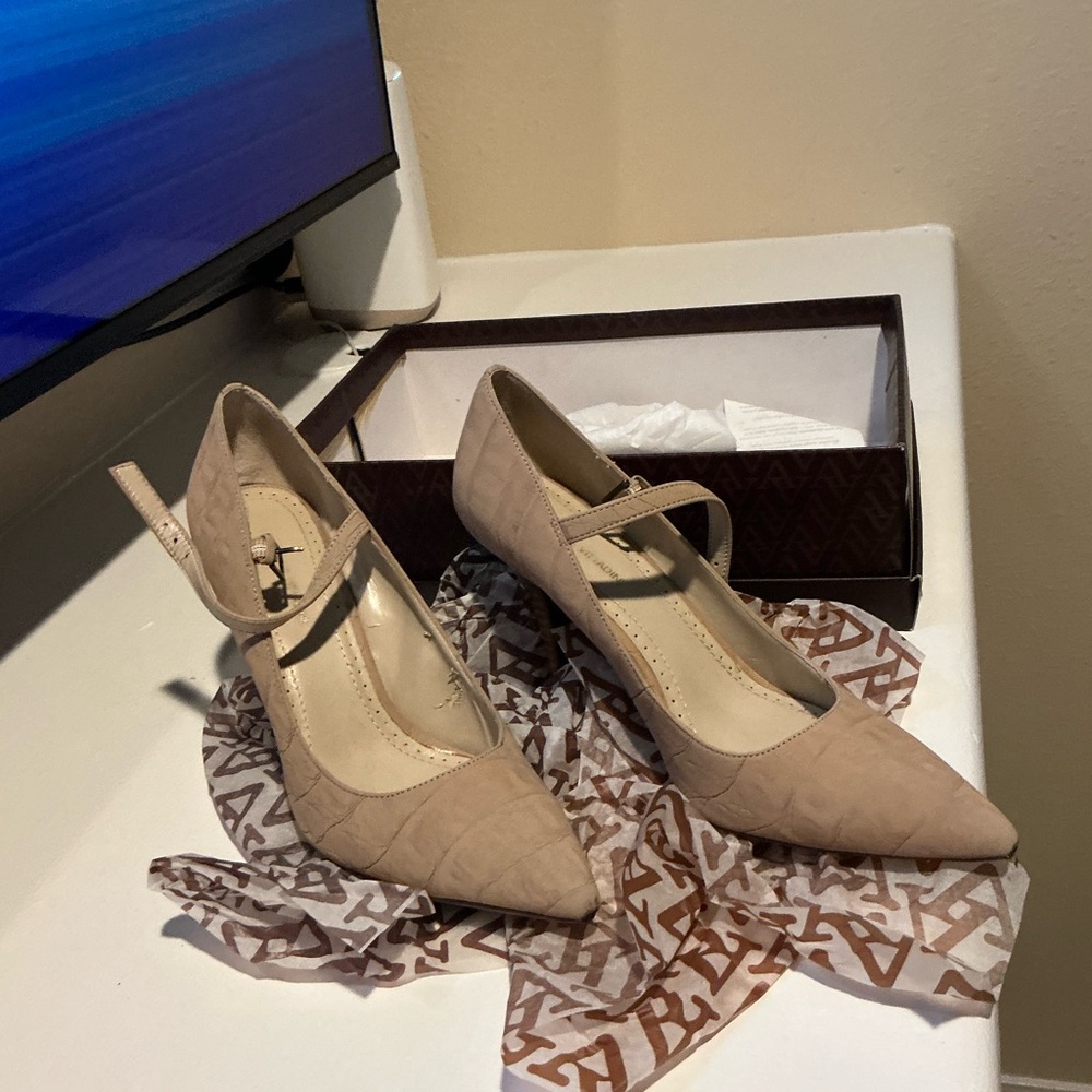Elegant Beige Women's Heels